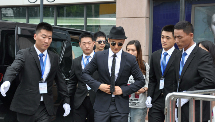 【腾讯娱乐】周杰伦怼保安之后 揭秘明星安保的真实生活