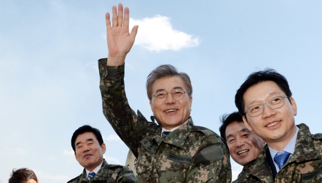 韩总统候选人文在寅：不排除见金正恩 萨德部署不该急