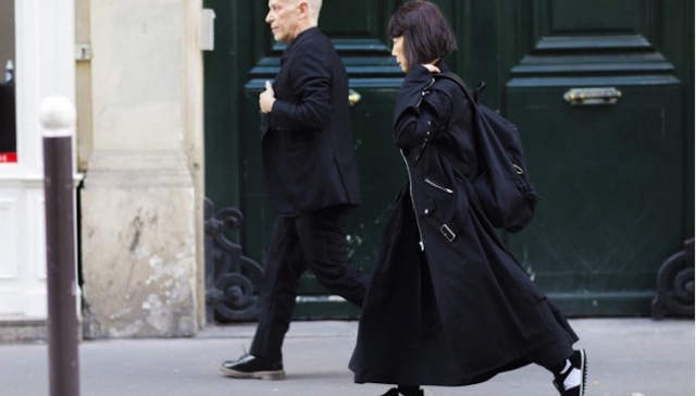 【衣帽间】比Met Gala上的明星们精彩 看看那些街拍中穿CDG的时髦精