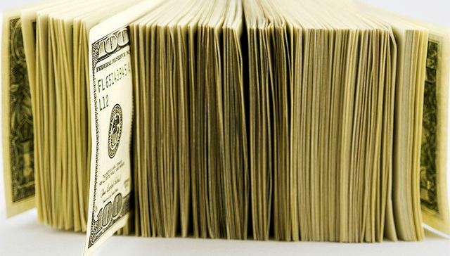 中国4月外储升至3.03万亿美元 连续三个月回升