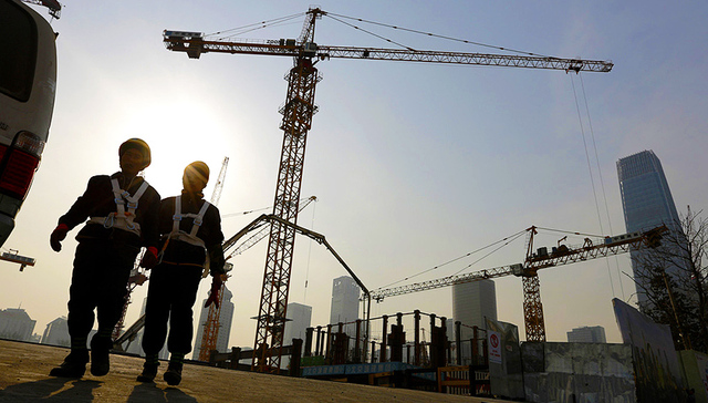 北大学者：新常态下经济形势严峻 供给侧改革要针对高端服务业