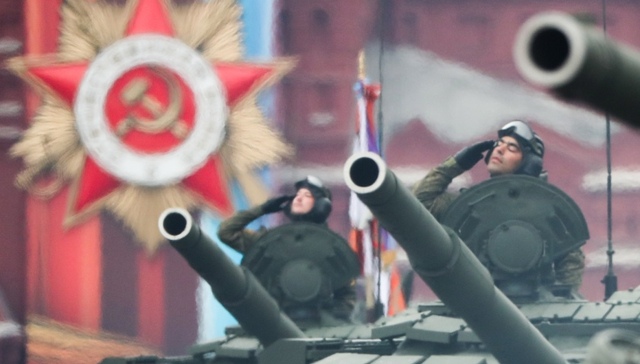 莫斯科举行阅兵纪念卫国战争胜利 飞行表演因故取消