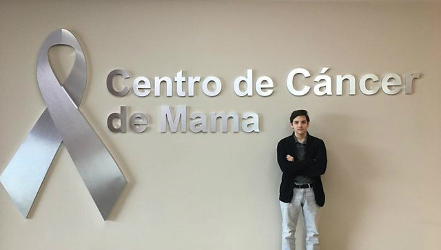 母亲患上乳腺癌，18岁男孩发明了提前发现病变的文胸