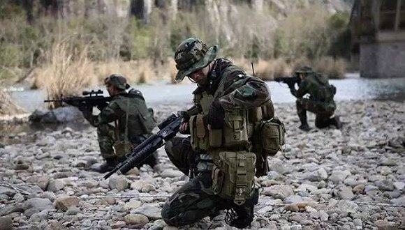 【JMedia】中国特色的真人CS“鄙视链”，你属于哪一阶层？