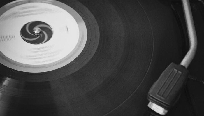 在中国消失快20年的黑胶唱片生产线回来了