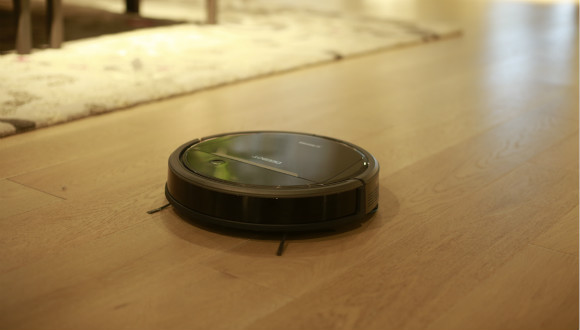 【玩物】我们花一个月体验了这台扫地机器人 它真的可以让人变懒