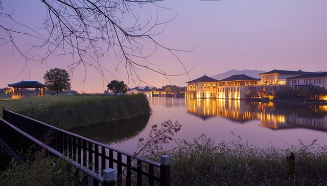 【首席体验官】梦幻设计组合三人联手 还原出一幅《富春山居图》