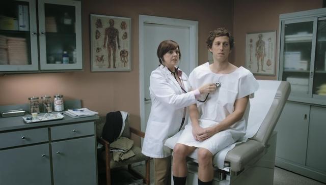 广告中100种放屁的方式 或许会让你更好地理解“直肠癌”