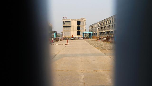 【财经24小时】雄安新区摸底房屋情况 监管层调查委外纠纷问题