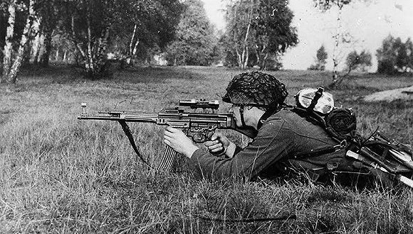 【JMedia】划时代经典Stg44突击步枪变“白菜价”