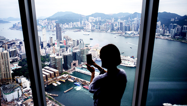 内地房企香港疯狂拿地 这次是龙湖与合景