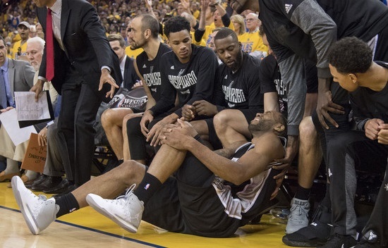 【体育晚报】帕楚里亚“垫脚”遭马刺球迷起诉 哈登“指示打人”遭名宿之子起诉