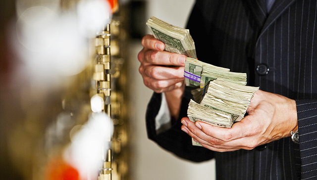 保监会接连发文严控风险 更多专项行动将陆续落地