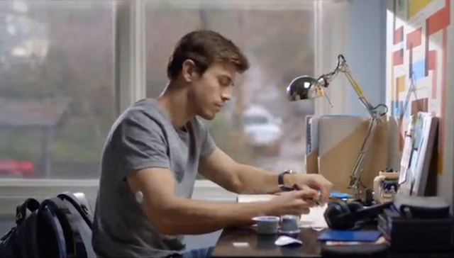 指尖采血太麻烦 雅培推出不用扎手指的“血糖仪”