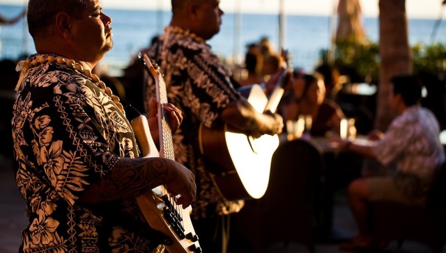 夏威夷有那么多“乐活”主题旅游项目，可中国游客似乎还是最喜欢买买买