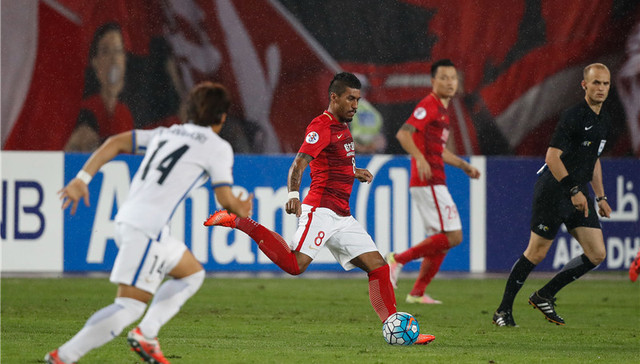 亚冠1/8决赛首回合：保利尼奥建功 广州恒大1-0鹿岛抢占先机