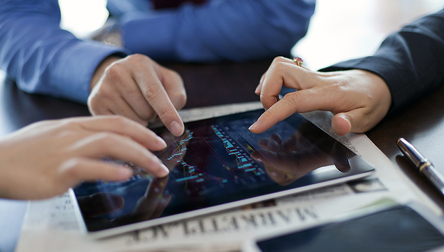 左手抢存款右手争理财 银行资金争夺战加剧