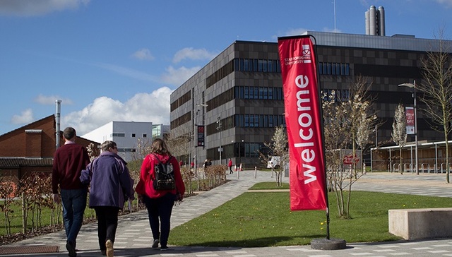英国大学开设电竞专业  给不擅长打LOL的你