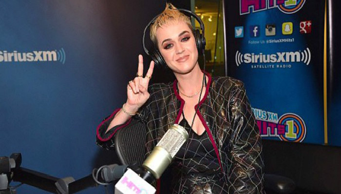 水果姐怼霉霉：我俩的恩怨因她而起