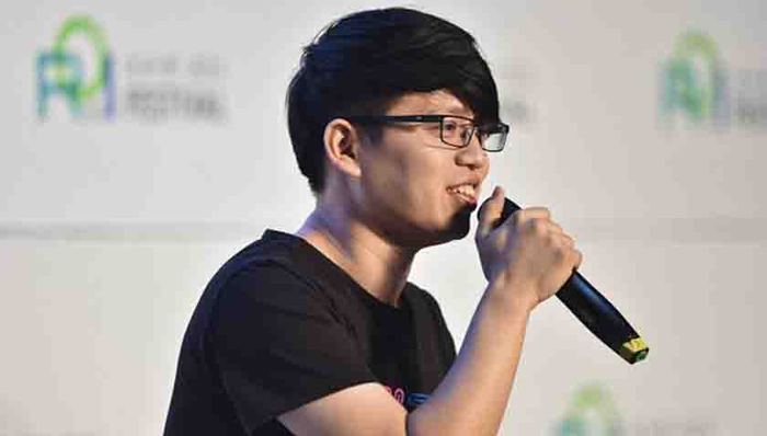 女生,CEO,美图秀秀,智能手机,美颜相机,手机公司,本地大脑,美图新起点,视频,平台化