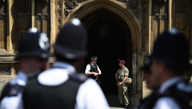 英国大规模搜捕曼彻斯特恐袭团伙 调查扩大至利比亚