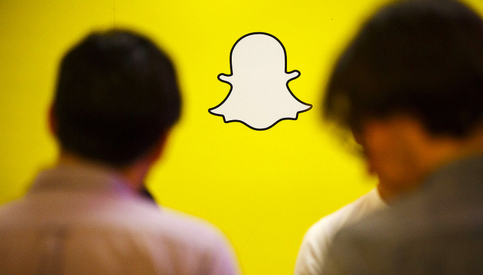 Snapchat,,业务模式,,谷歌,,Twitter,,做空,,股价,,规模经济,,营收