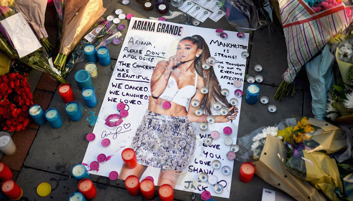 爆炸案后A妹首发长文 将重返曼城开慈善演唱会筹善款