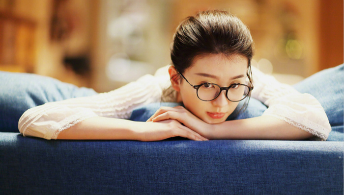 【夜观星象】“关关”乔欣否认结婚传闻 Selina北京市区接地气街拍