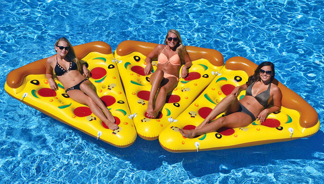 夏季旅行,游泳圈,社交媒体