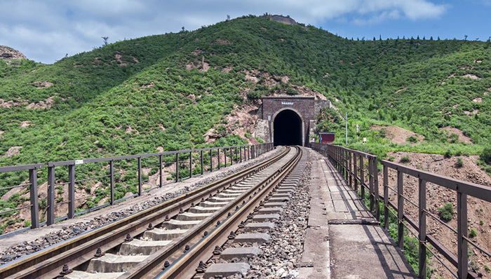 中国最难隧道：工期5年延到13年 26个月只掘进156米