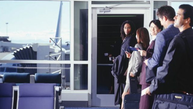 机场简化证明“你就是你”，美国JetBlue航空试点“刷脸”登机