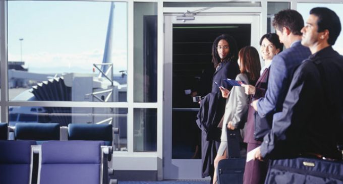 机场简化证明“你就是你”，美国JetBlue航空试点“刷脸”登机