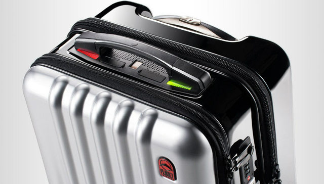【行李】全球定位、遥控开锁、防盗警报、移动电源……钢铁侠的旅行箱也不过如此了