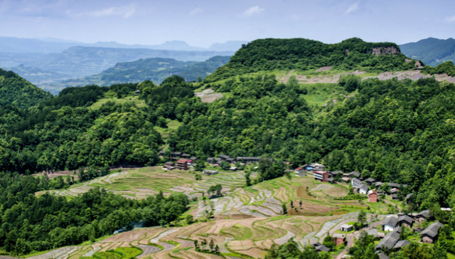 重庆城口县：发展乡村旅游 大山里吃上“风光饭”