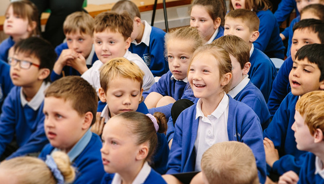 双语学校,沉浸式,每日电讯报,双语教育,肯辛顿,中文,小学,学生,中英双语,教室