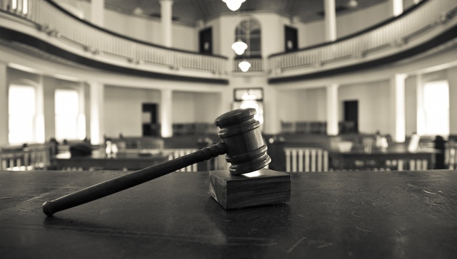 彭宇案,法院判决,扶不扶