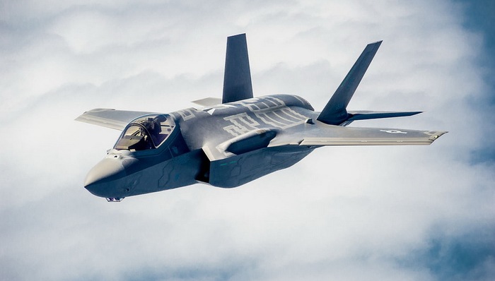 先进战机,美国空军,最大起飞重量,轻型战斗机,空中作战,空军基地,隐身技术,明星产品,卢克,智能手机