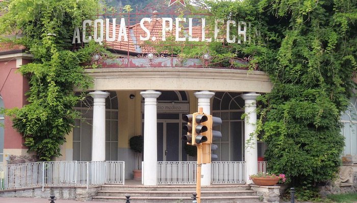 圣培露和依云都是高端水 可它们的产地却有着完全不一样的经历