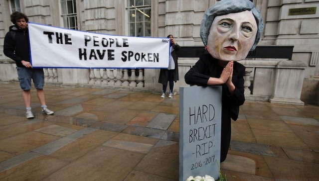 英国脱欧公投将满一年 哪些效应已经显现？