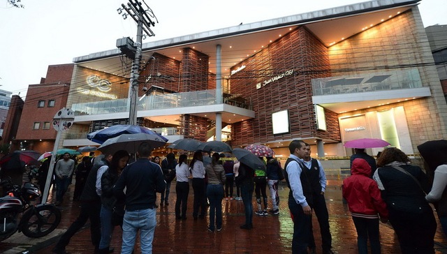 哥伦比亚商场爆炸案三人遇难 总统称恐袭“卑鄙懦弱”