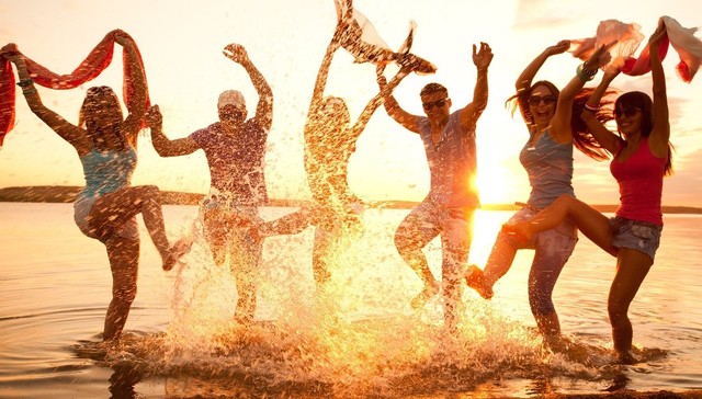 名人毕业不务正业？ 他们那是Gap Year