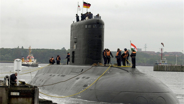 英国特种兵当“乞丐” 印度“倒霉蛋”潜艇退役