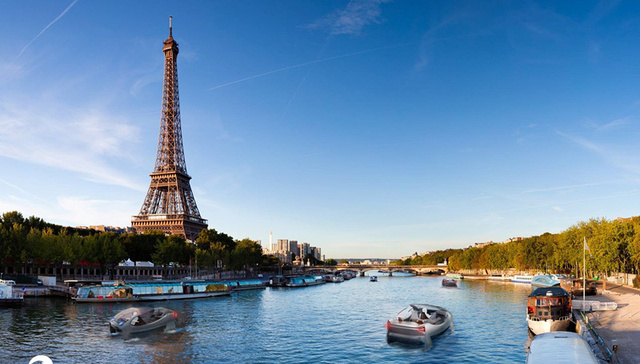 用完塞纳河上的漂流健身房，你就能直接手机叫船漂回家了