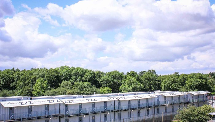 快闪酒店能够成功的原因在于，把即建即拆的帐篷提升到了酒店级别