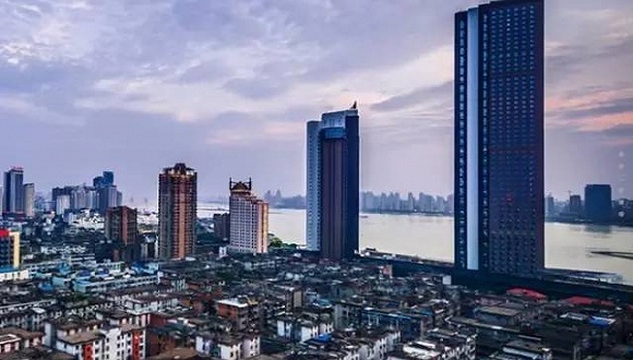 上市银行150亿抄底买楼置地 招商银行中信银行在列