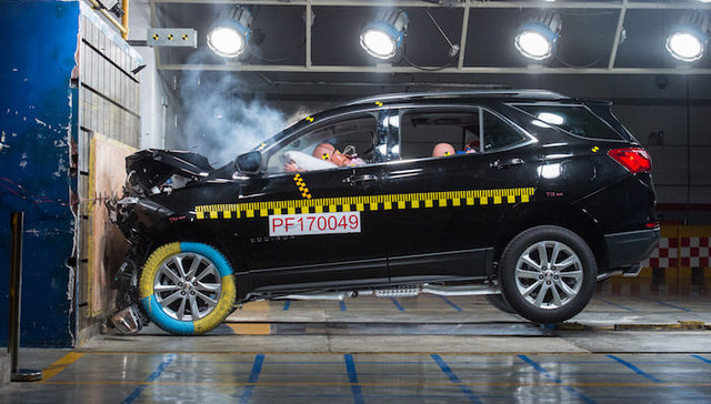 雪佛兰探界者通过公开“碰撞”来证明车身轻量化不等于不安全