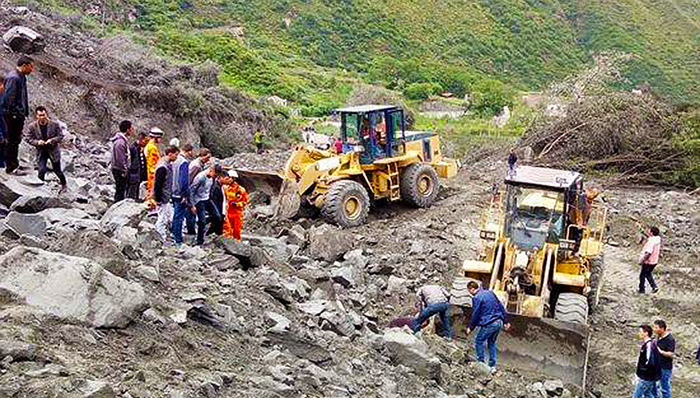 热点追踪,茂县山体垮塌