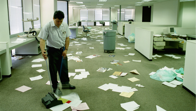 企业破产法10年法院受理案件为何少：三座大山拖成僵尸企业