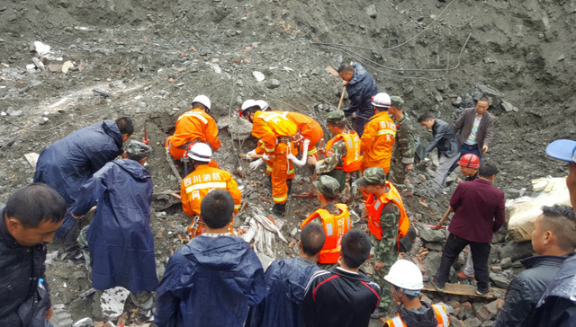 习近平对四川山体垮塌抢险救援工作作重要指示