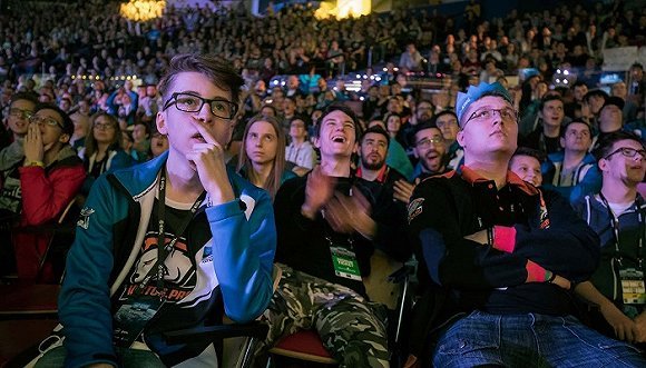 电子竞技崛起：背后代价是沉迷和腐化？